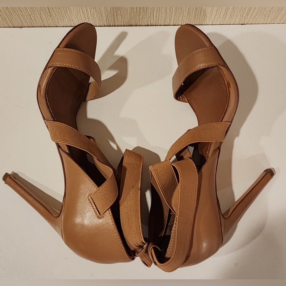 Steve Madden Open Toe Neutral Color Heels w/Elastic Crossing Straps sz 6 - Picture 9 of 14